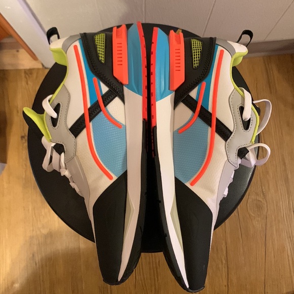 Puma Mirage Tech Sneakers - Picture 4 of 6